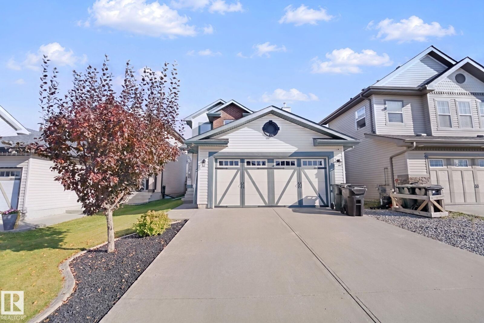 Property Photo:  324 Ascott Crescent  AB T8H 0A8 