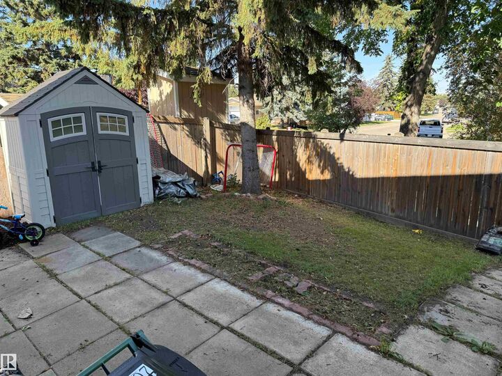 Property Photo:  18207 74 Avenue NW  AB T5T 2G6 