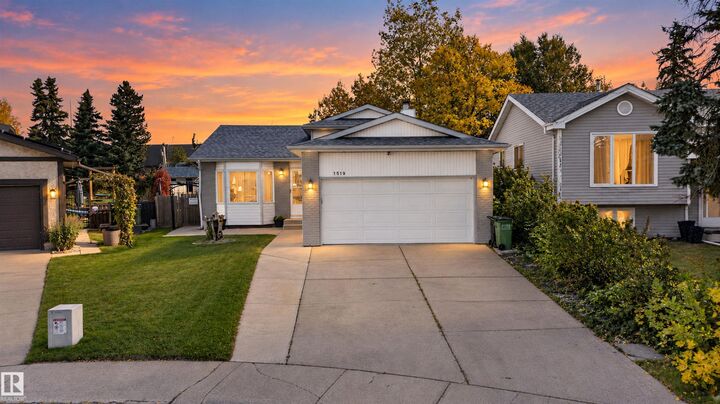 Property Photo:  1519 104 Street NW  AB T6J 5T2 