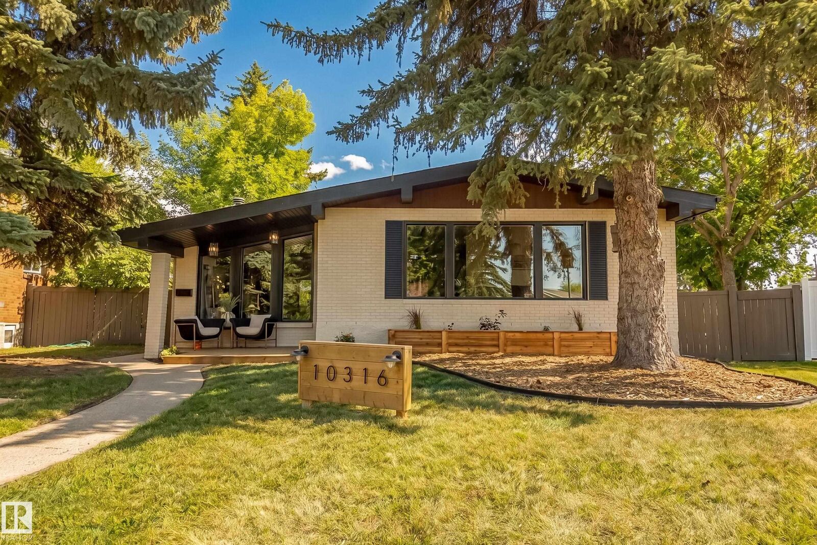 Property Photo:  10316 42 Street NW  AB T6A 1T5 