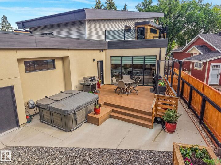 Property Photo:  11247 71 Avenue NW  AB T6G 0A5 