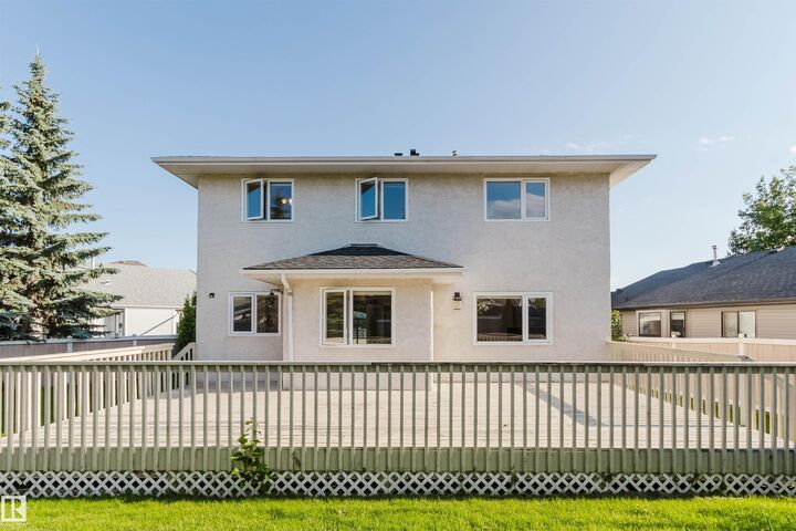 Property Photo:  11526 9 Avenue NW  AB T6J 6T9 
