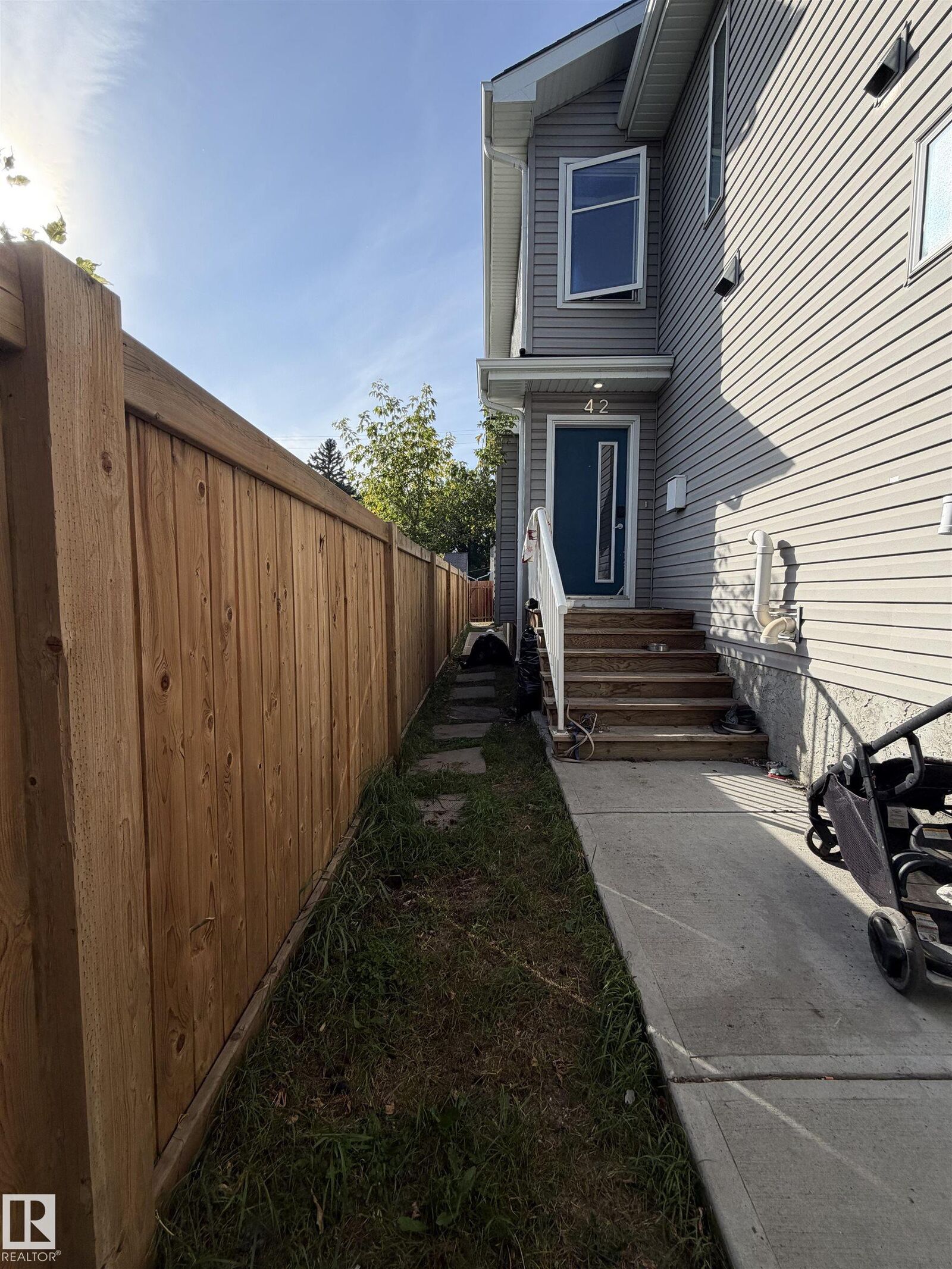 Property Photo:  11442 82 Street NW  AB T5B 2V4 