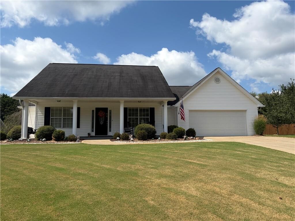 Property Photo: 8225 Wimbledon Court GA 30506