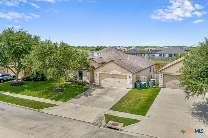 Property Photo: 111 San Polo Court TX 77904