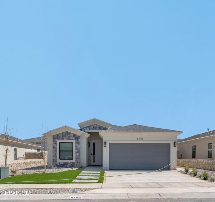 Property Photo:  5677 Purple Mat Avenue  TX 79934 