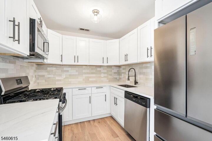 Property Photo: 300 Schuyler Ave 16 NJ 07032