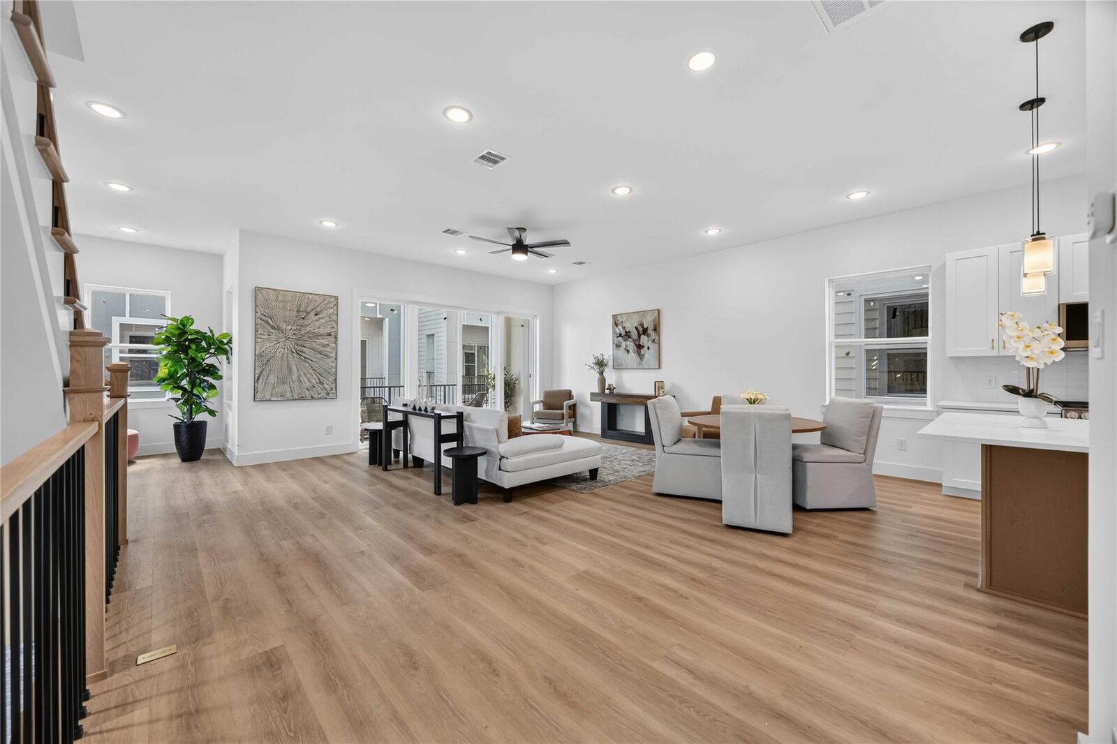 Property Photo: 322 Walthall Drive C TX 77022