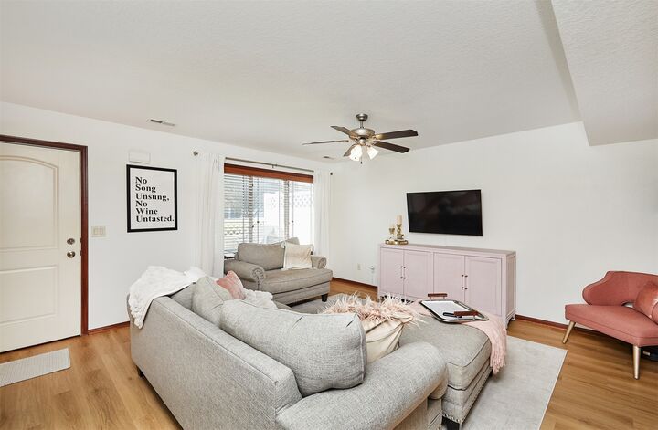 Property Photo: 8601 Westown Parkway 32104 IA 50266