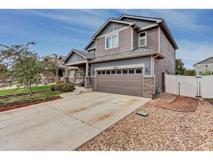 Property Photo:  1832 Ruddlesway Dr  CO 80550 
