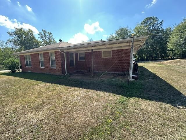 Property Photo: 701 N Warren TX 75684