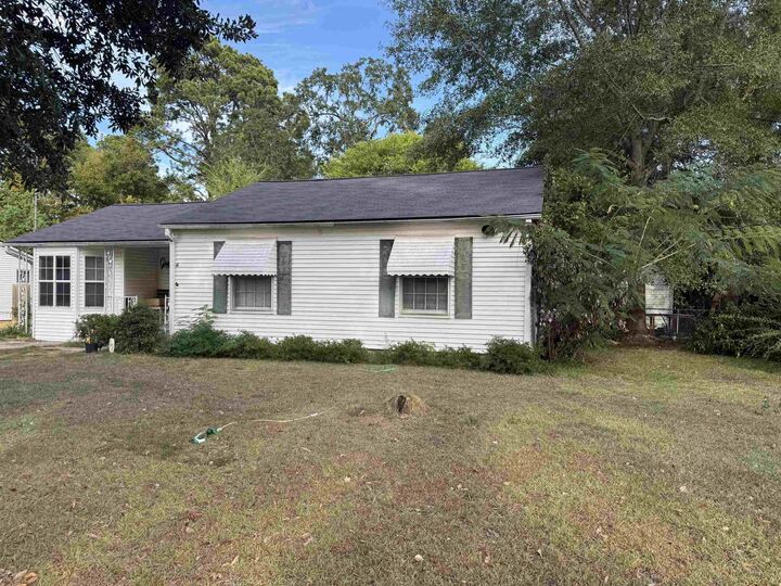 Property Photo: 214 N Bird Dr TX 75633