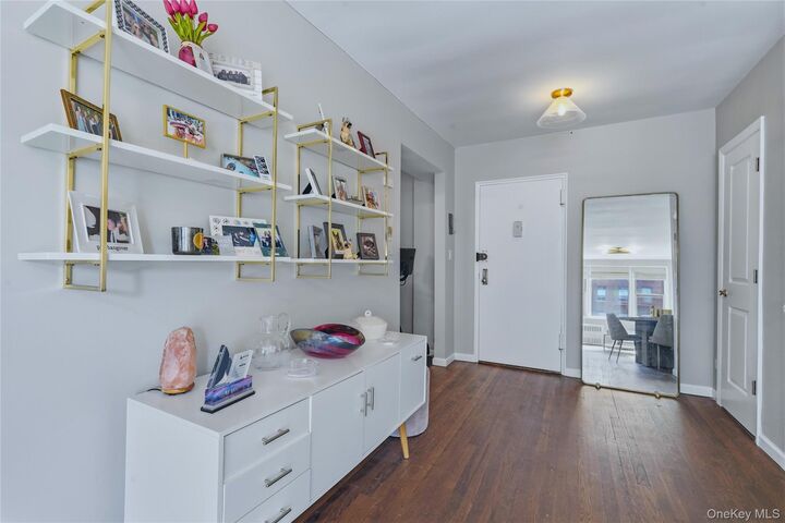 Property Photo: 3475 Greystone Avenue 7F NY 10463