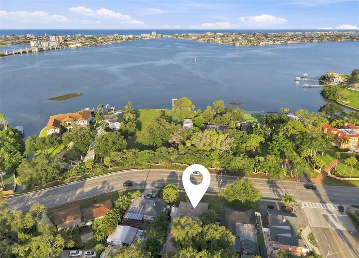 Property Photo: 443 Park Street N FL 33710