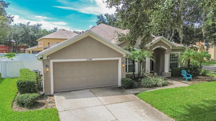Property Photo:  1709 Woodwatch Way  FL 33510 