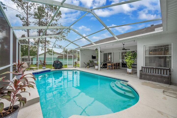 Property Photo: 5004 Culver Place FL 33511