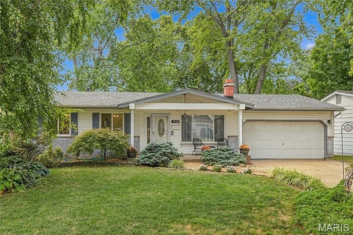 Property Photo:  1940 Danelle Drive  MO 63031 