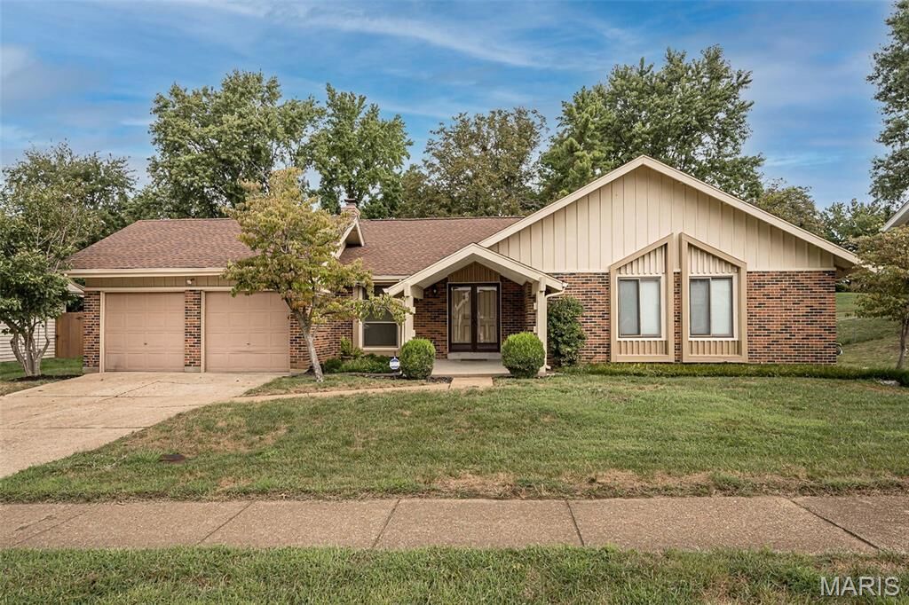 Property Photo:  12861 Castleton Court  MO 63141 