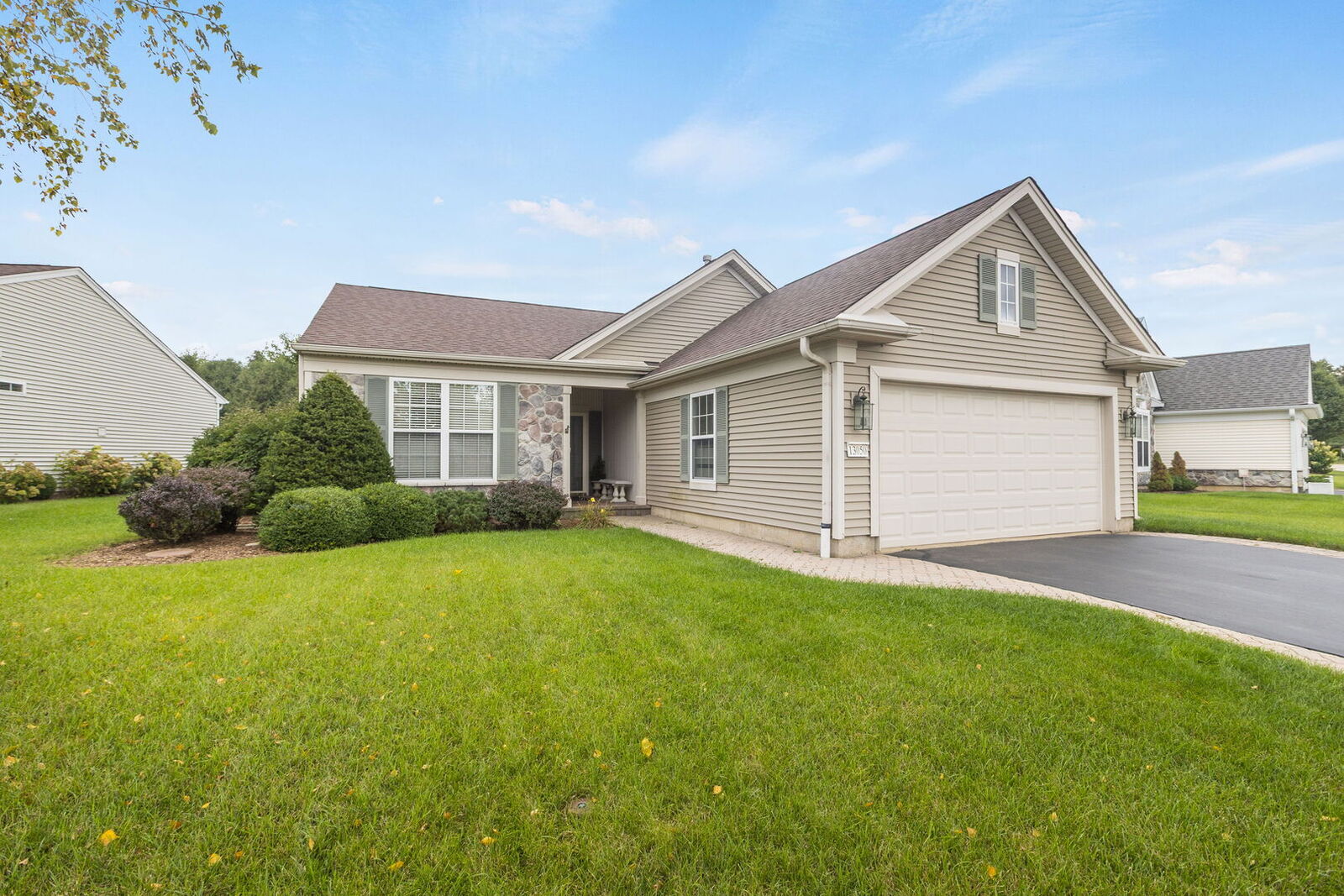 Property Photo: 13050 Crestview Drive IL 60142