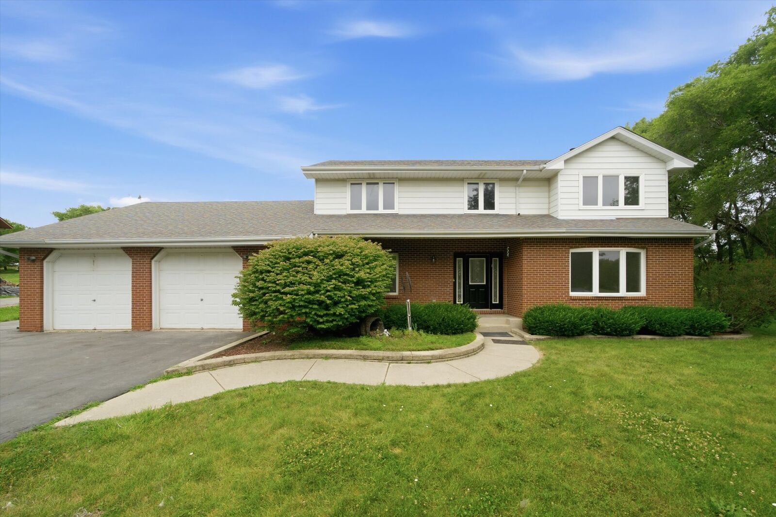 Property Photo:  518 Meadow Court  IL 60096 