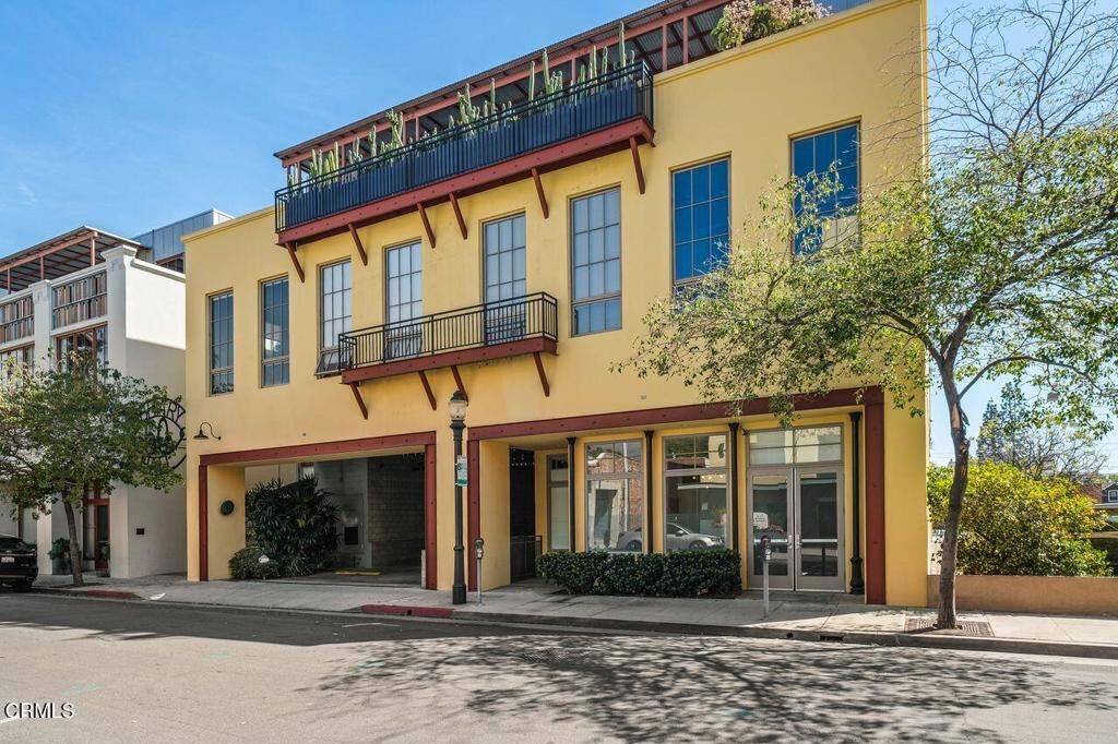 Property Photo:  50 W Dayton Street 209  CA 91105 
