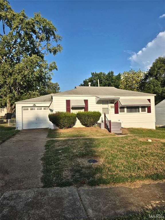 Property Photo:  10140 Cabot Drive  MO 63137 