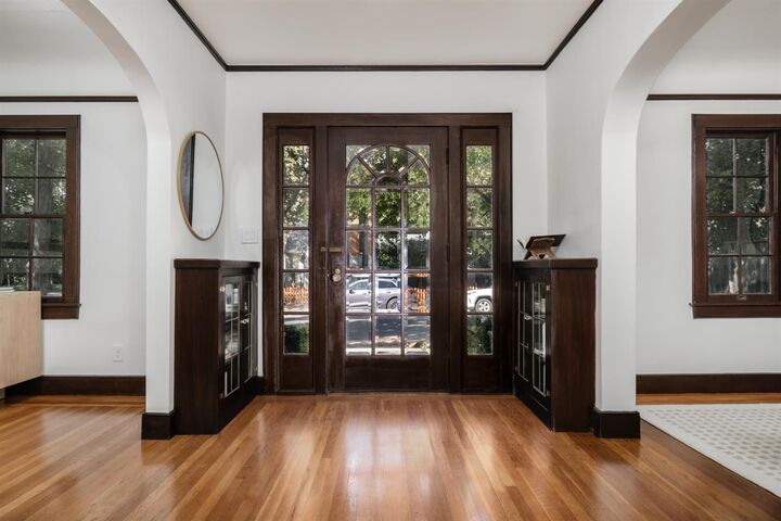 Property Photo:  2701 3rd Avenue  CA 95818 