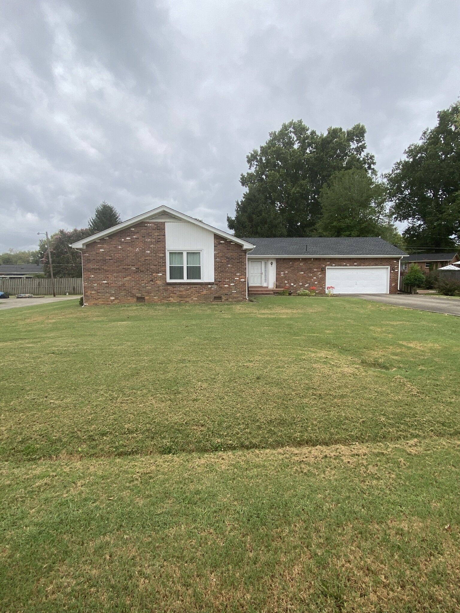 Property Photo:  2136 Harvill Dr  TN 37043 