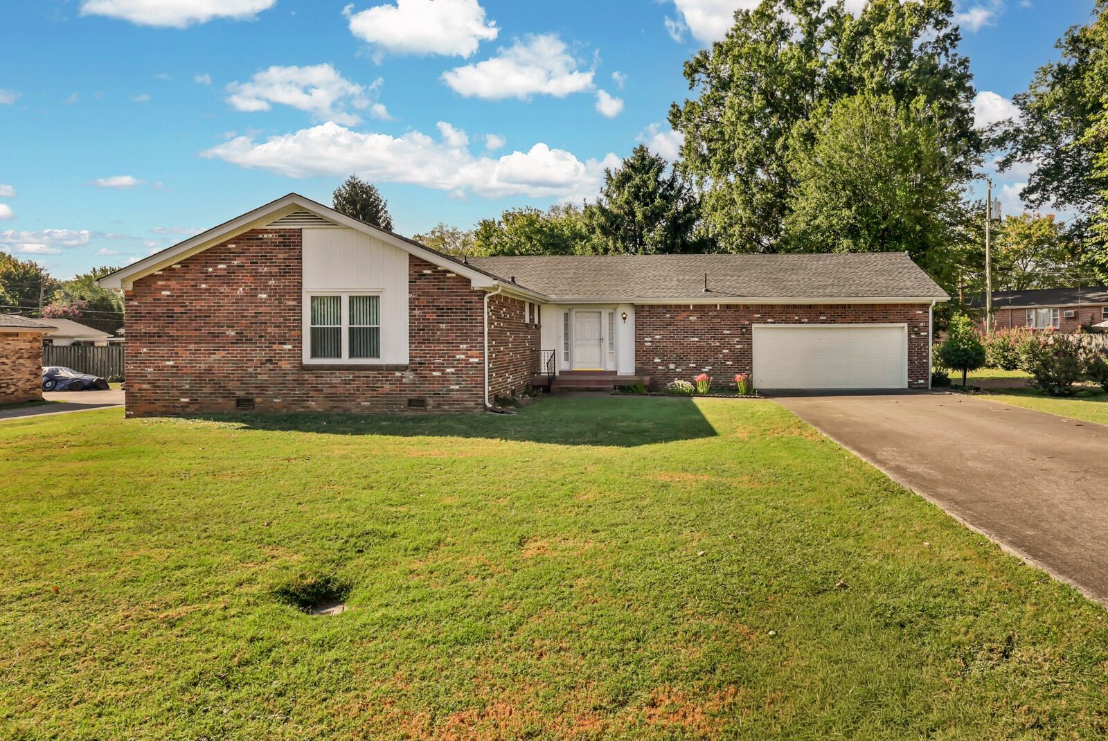 Property Photo:  2136 Harvill Dr  TN 37043 