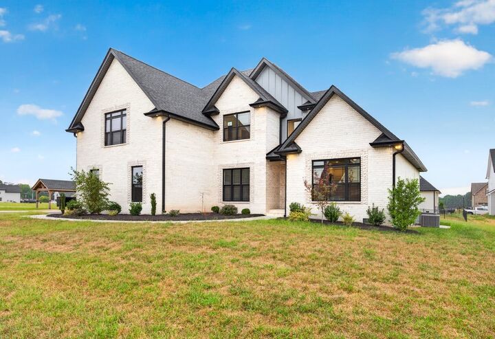 Property Photo:  1717 Oliver Park Blvd  TN 37043 