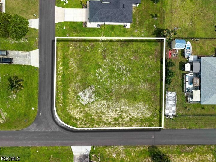 Property Photo: 1320 NE 19th Street FL 33909