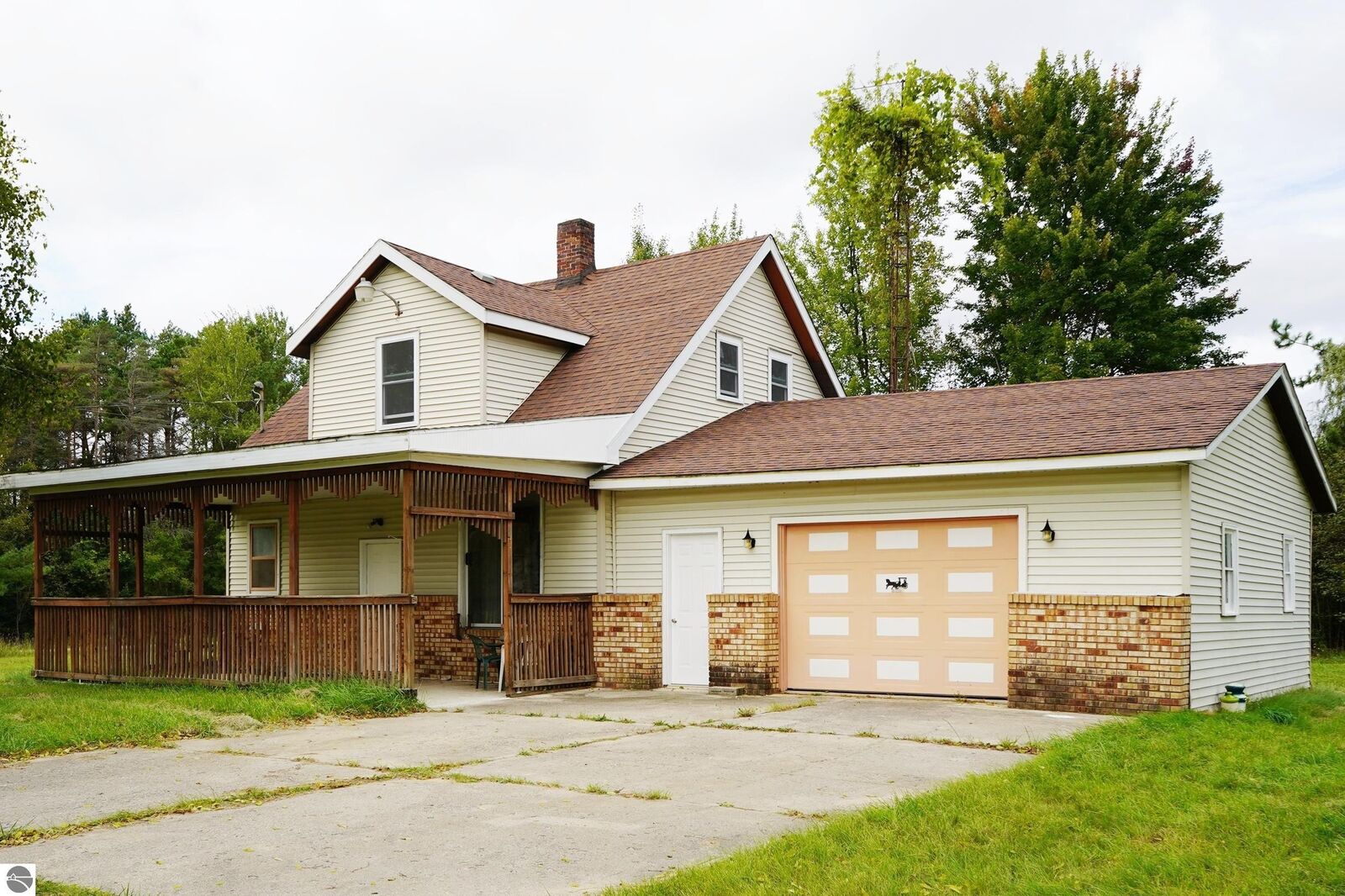 Property Photo:  5260 Townhall Road  MI 48739 