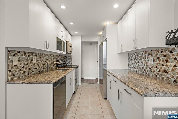 Property Photo:  300 Winston 707  NJ 07010 