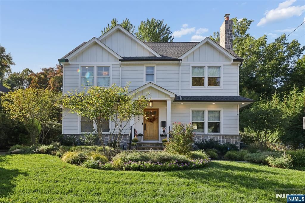 Property Photo:  584 Sylvan Place  NJ 07641 