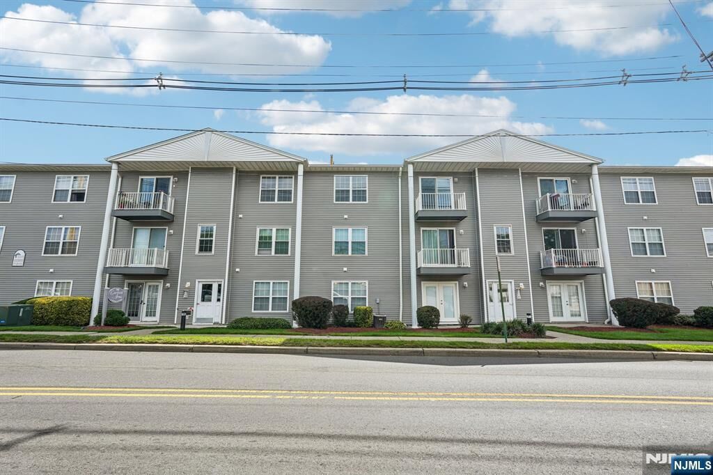 Property Photo: 300 Schuyler Avenue 16 NJ 07032