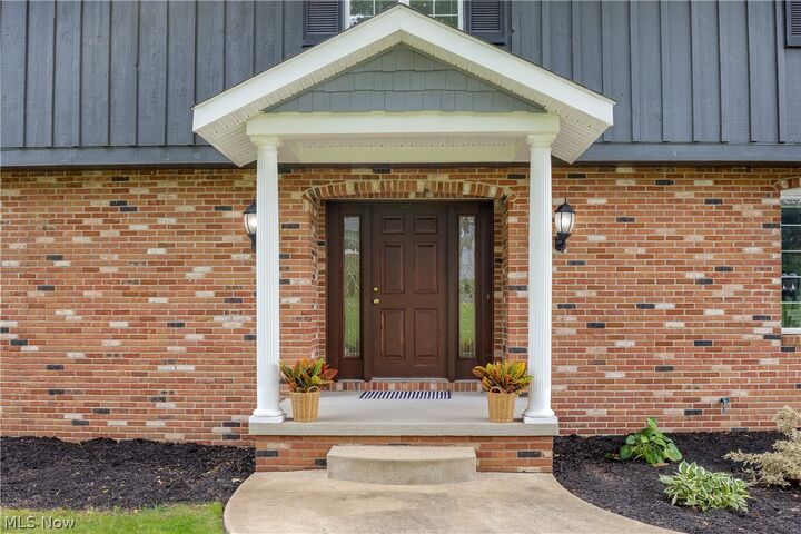 Property Photo: 1424 Stonington Road NW OH 44720