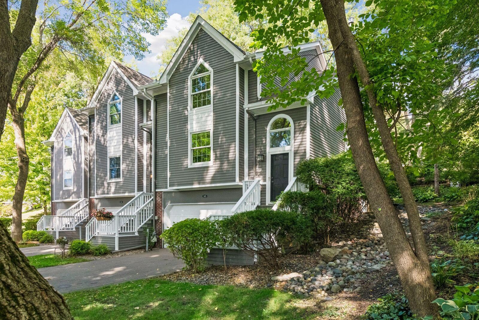 Property Photo:  145 Edgewood Court  MN 55391 
