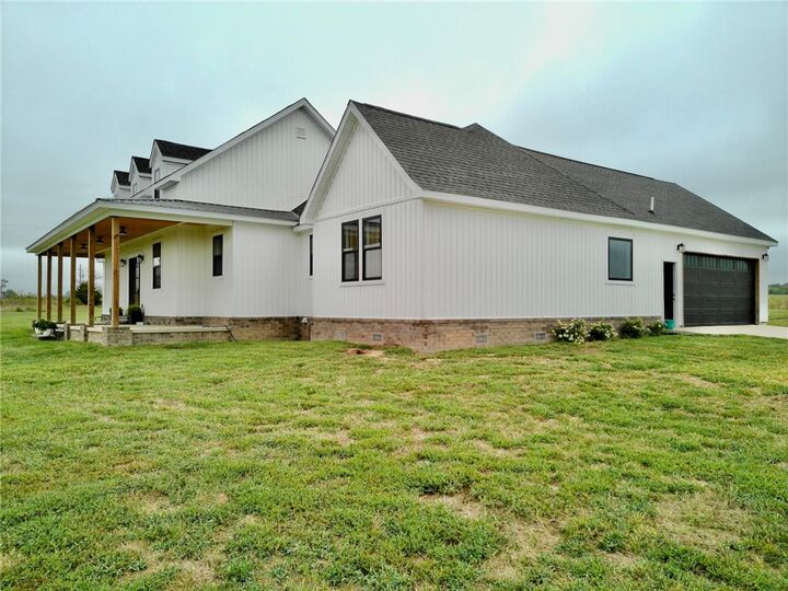 Property Photo:  6139 State Highway Dd  MO 64865 