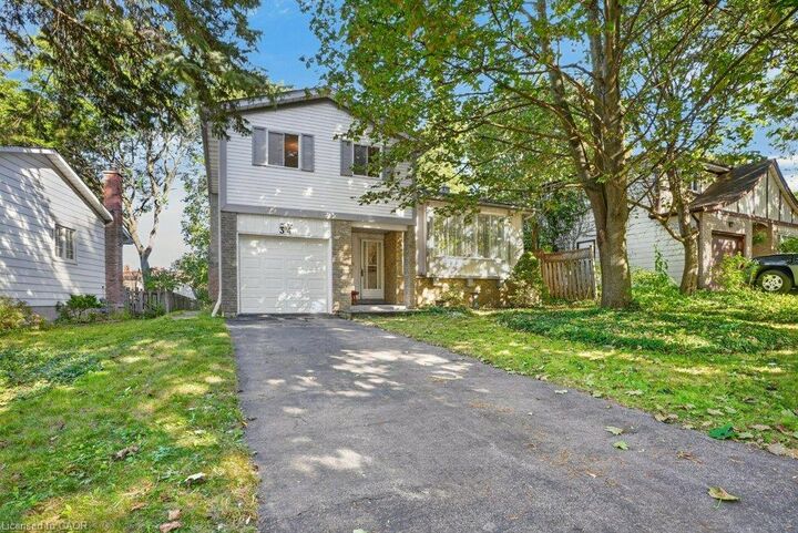 Property Photo:  34 Glen Park Crescent  ON N2N 1G2 