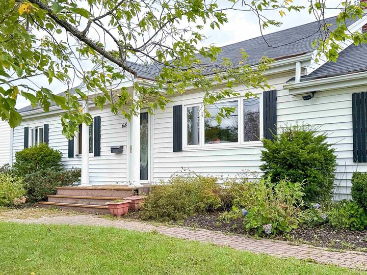 Property Photo:  68 Parkview Drive  PE C1E 5X5 