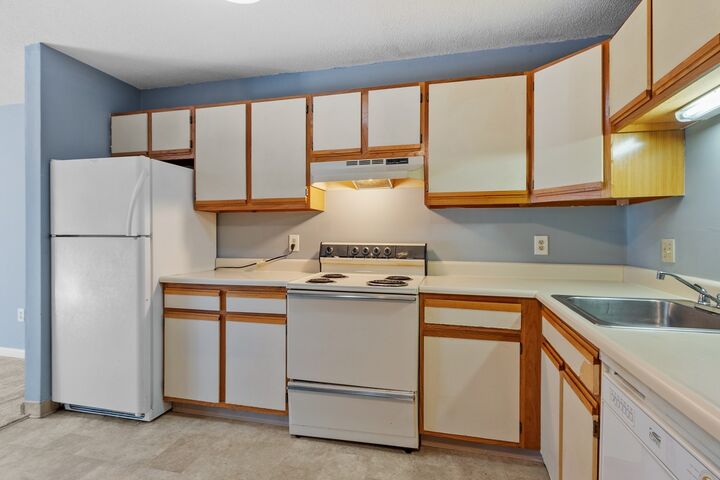Property Photo:  1508 Gorham Street 102  MA 01852 