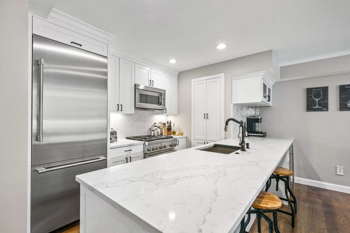 Property Photo:  208 W Springfield St. 1  MA 02118 