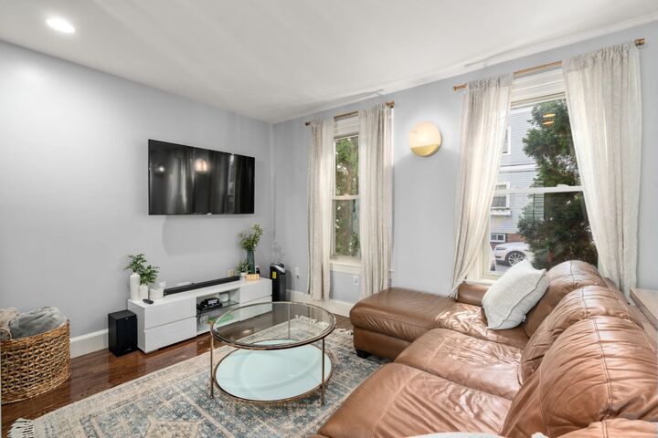 Property Photo: 6 Franklin St 2 MA 02129