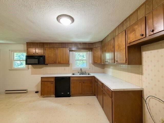 Property Photo:  178 N Main St  MA 01438 