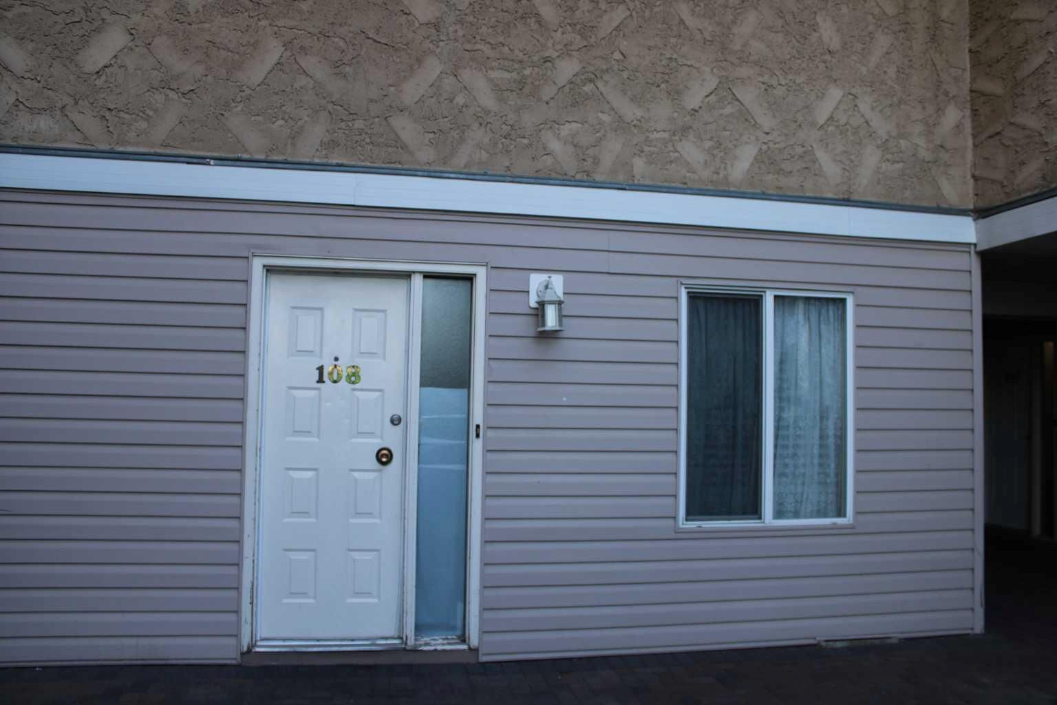 Photo de la propriété:  9740 82 Avenue 108  AB T8V 5W4 