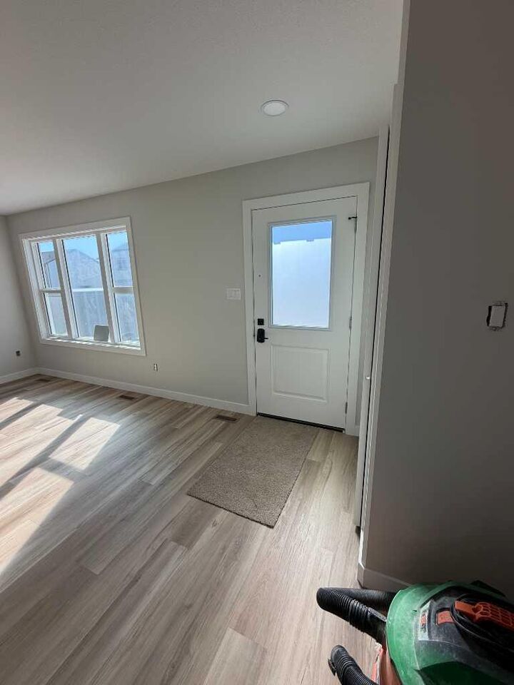 Property Photo:  475 3 A Street 103  AB T0L 1V0 