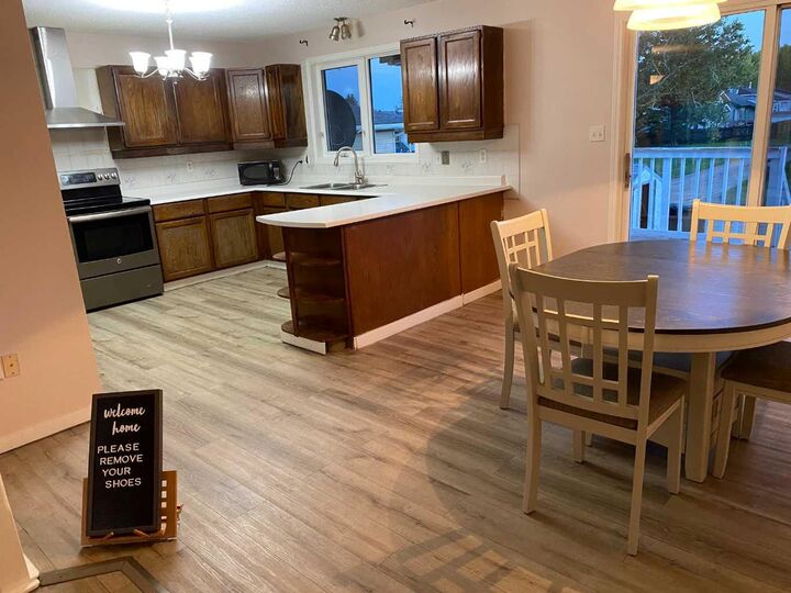 Property Photo:  91 Parkland Way E  AB T1R 0M6 