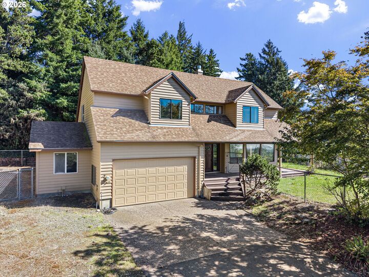 Property Photo:  128 SE Norman St  OR 97365 