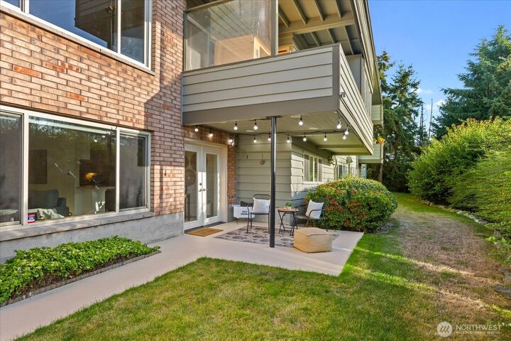 Property Photo:  220  Alder Street 1  WA 98020 