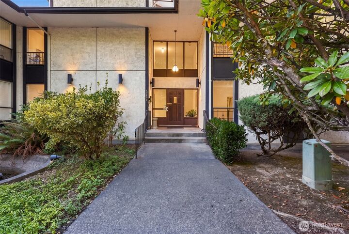 Property Photo: 19409 56th Avenue W 301 WA 98036